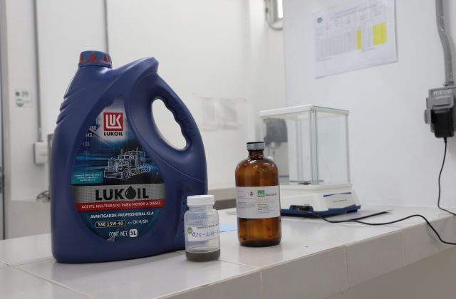 laboratorio análisis de aceites lubricantes